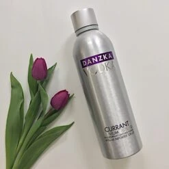 Danzka Vodka Currant 40% 1,0l 5 Danzka Vodka Currant 40% 1,0l -Hochwertige Spirituosenläden 25061 danzka vodka currant 40 1 0l mood 1 a90c