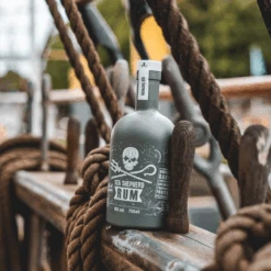 Sea Shepherd Rum 40% 0,7l -Hochwertige Spirituosenläden sea shepard rum mood 1